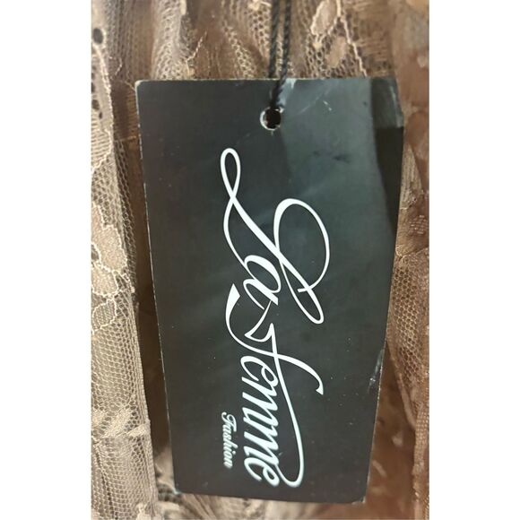 NWOT La Femme Lace Wedding Gown in Brown - Picture 6 of 6